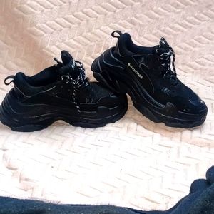 women's sneakers